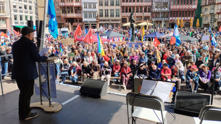 Rede von Tsafir Cohen beim Ostermarsch in Frankfurt